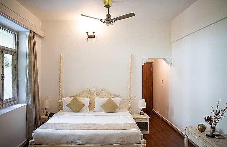 Swaroop Vilas - Lake Facing Boutique Hotel Premier Room 2