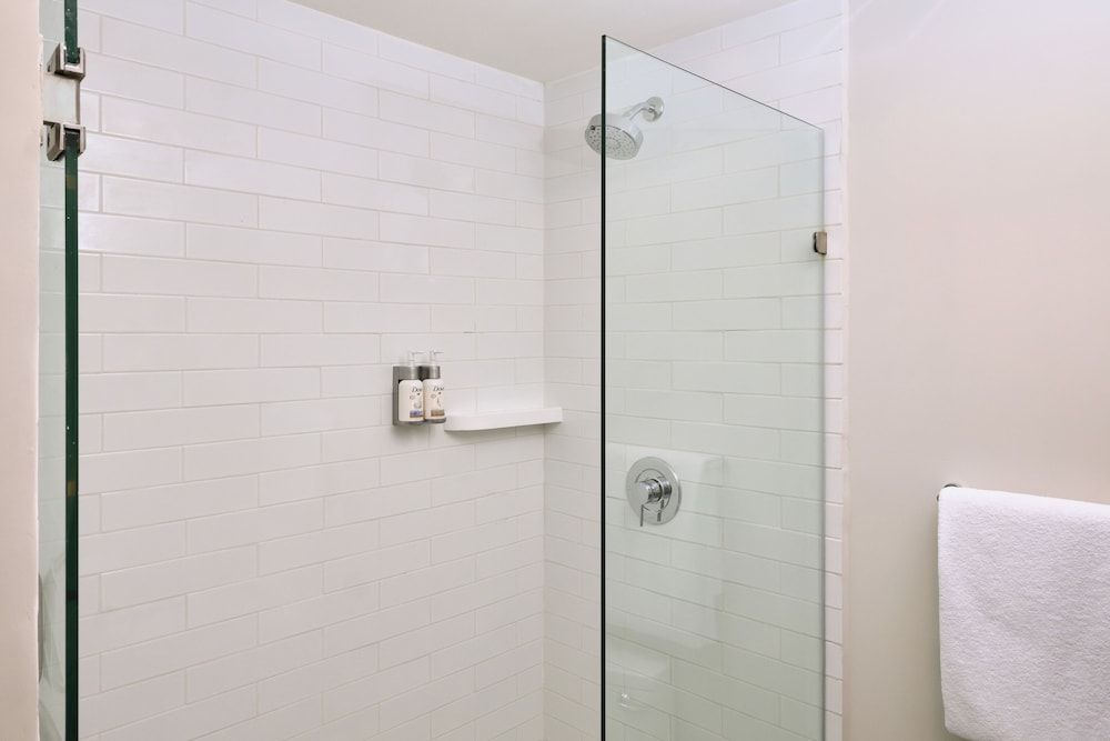 avid hotel Guadalajara Aeropuerto Norte by IHG Standard Room 6