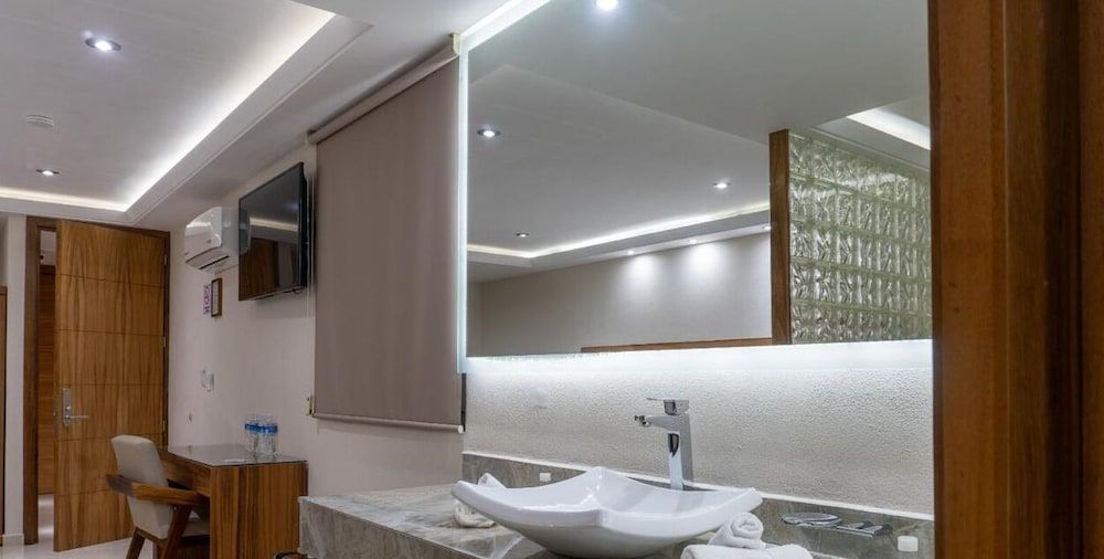 Hotel Euro Madrid Luxury Suite 2