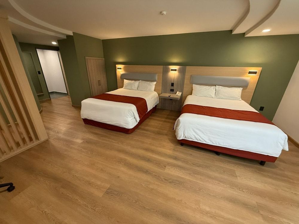 Econo Express Metepec Standard Quadruple Room, Non Smoking 2