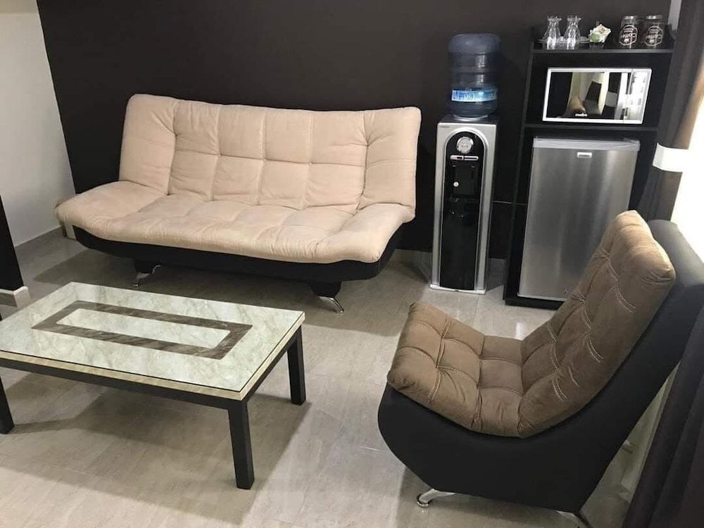 Deluxe Suite, City View