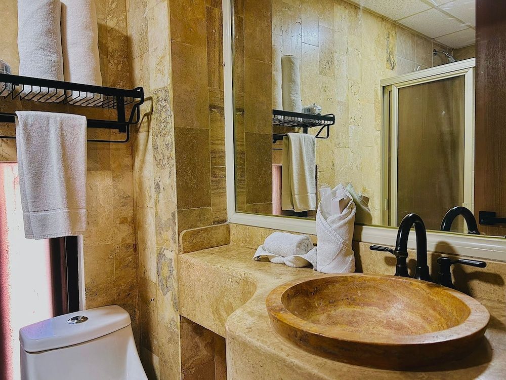 Hotel Grand Lion Basic Single Room, Mountain View 11