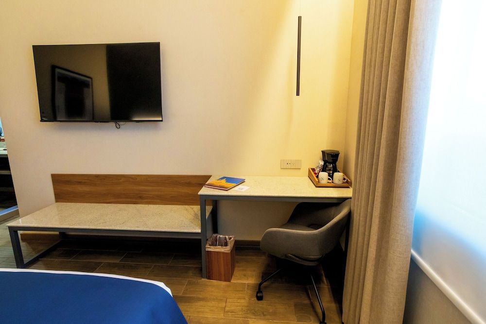 Hotel Soretti Basic Room, City View 9