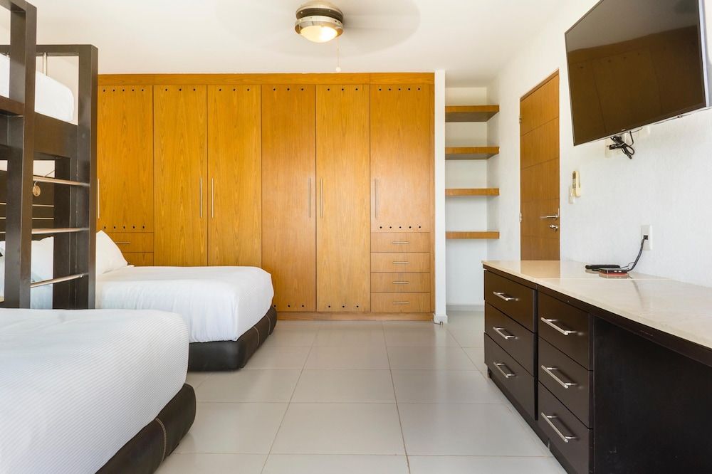 Amara by Andiani Deluxe Condo, Ocean View 10