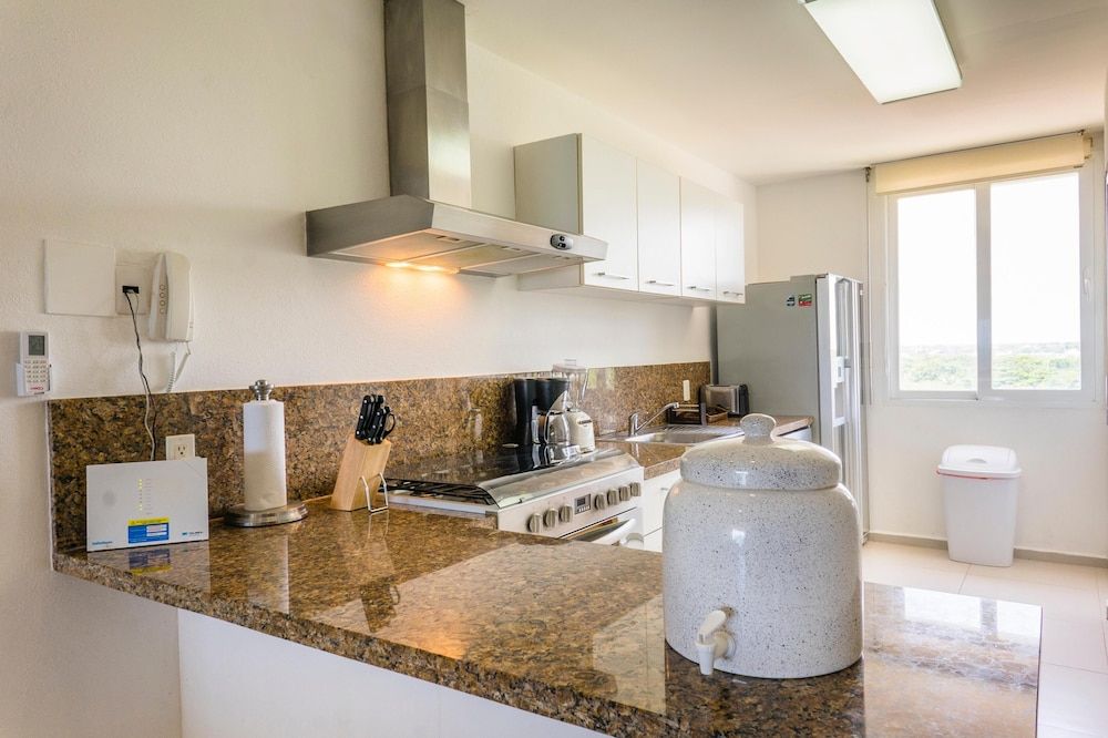 Amara by Andiani Deluxe Condo, Ocean View 14