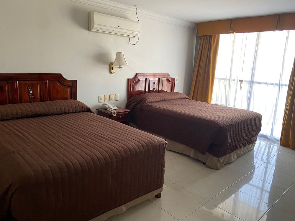 Grand Royal Tampico Standard Double Room, 2 Double Beds 12