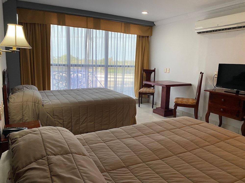 Grand Royal Tampico Standard Double Room, 2 Double Beds 9