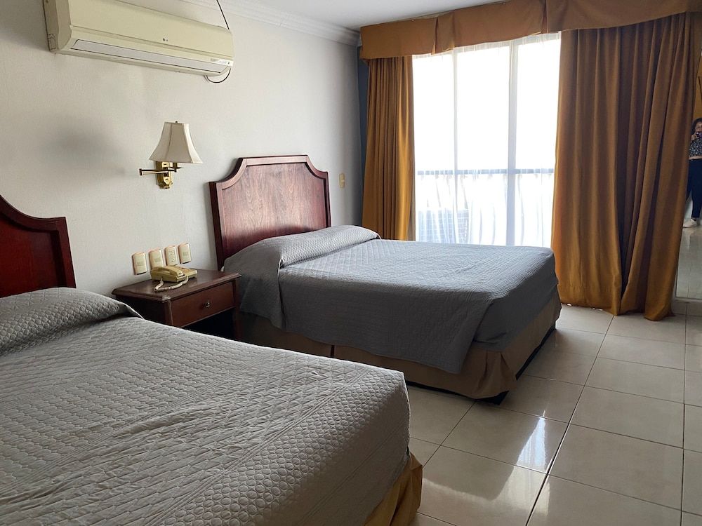 Grand Royal Tampico Standard Double Room, 2 Double Beds 5
