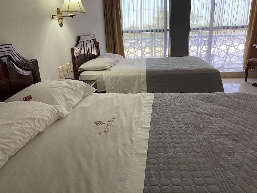 Grand Royal Tampico Standard Double Room, 2 Double Beds 17