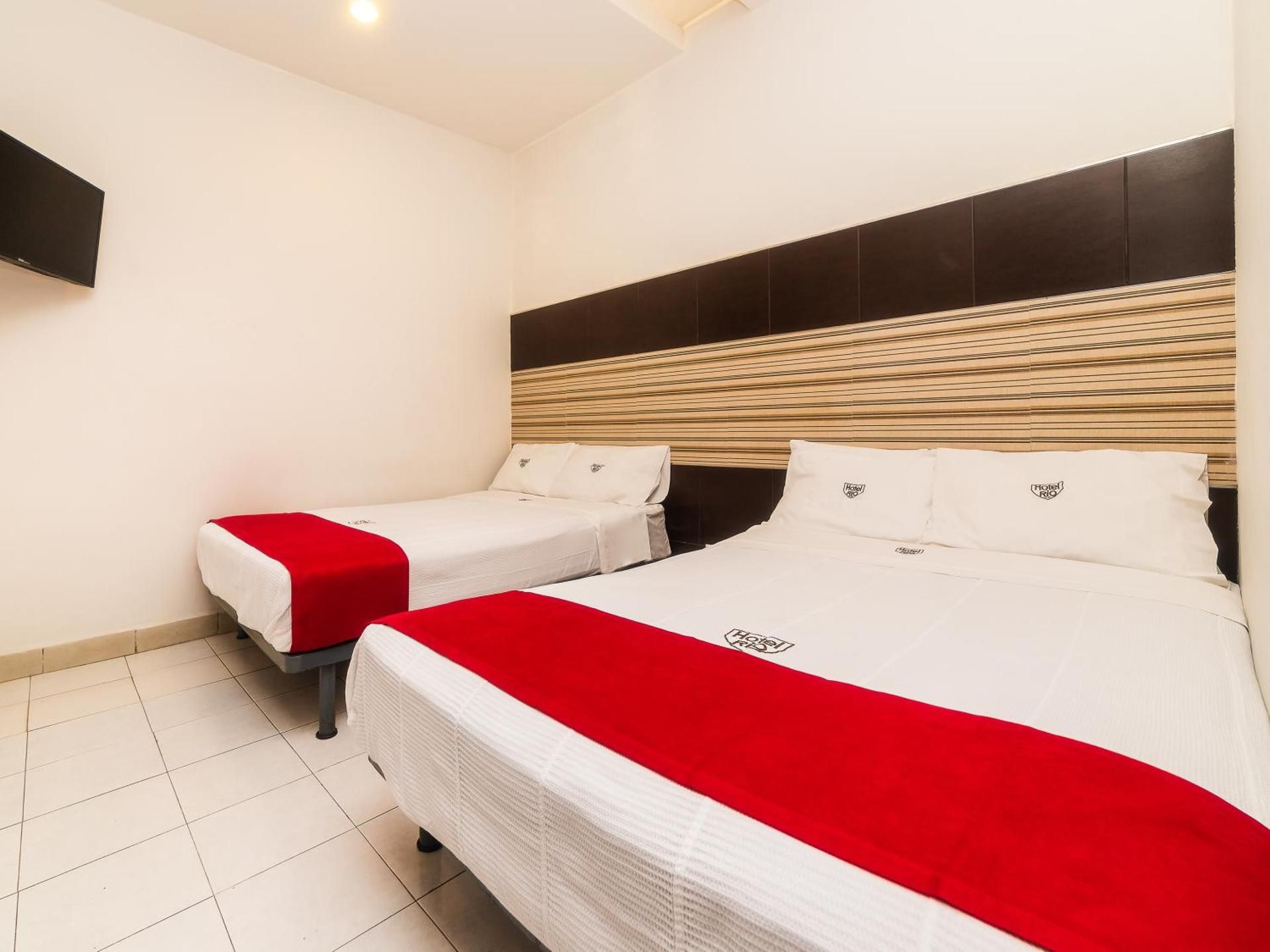 Hotel Río Puebla Centro Standard Quadruple Room