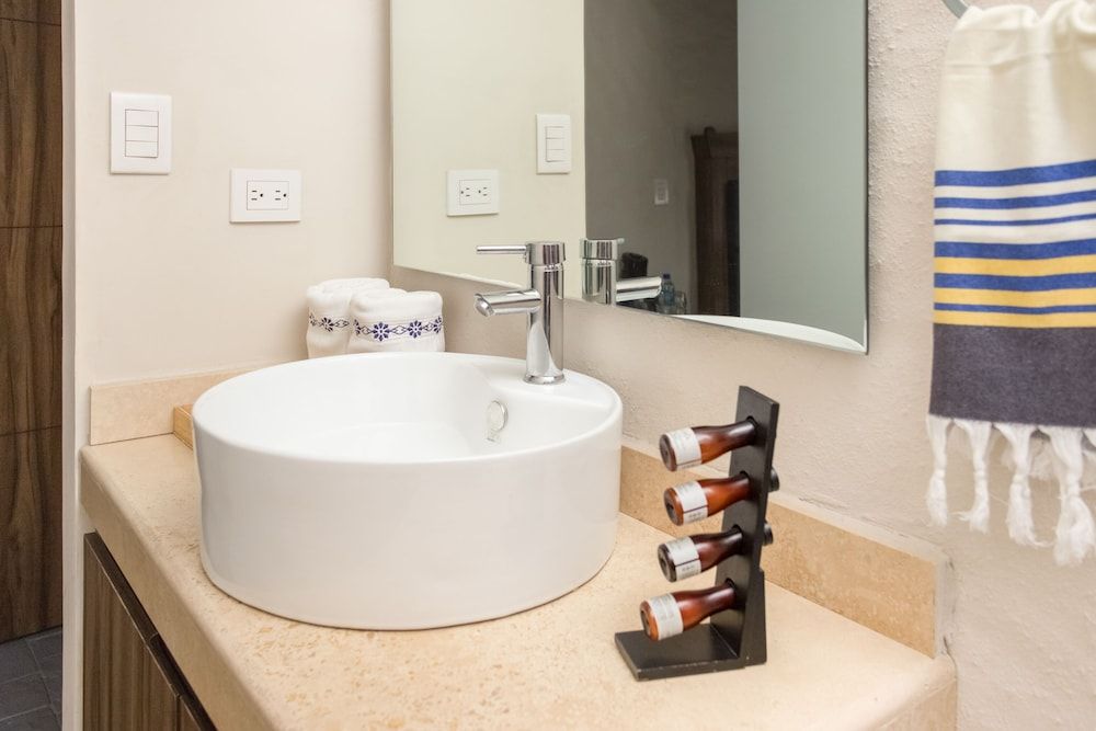 Hotel Milagro, Puebla Centro Luxury Double Room, 2 Double Beds, 2 Bathrooms 4