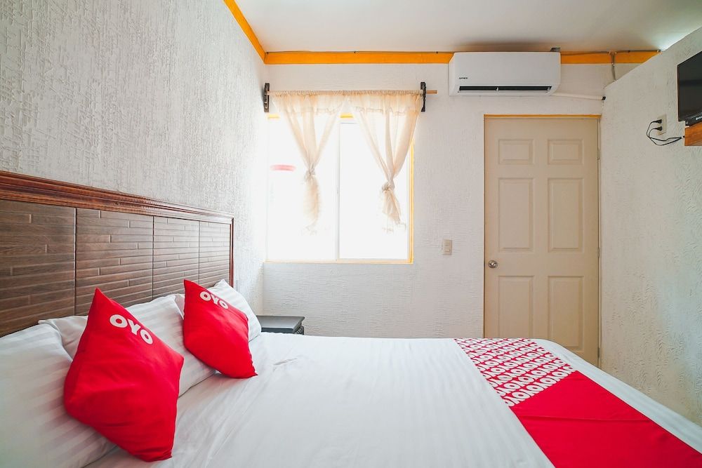 OYO Hospedaje Colibri Superior Room with Air Conditioning 4