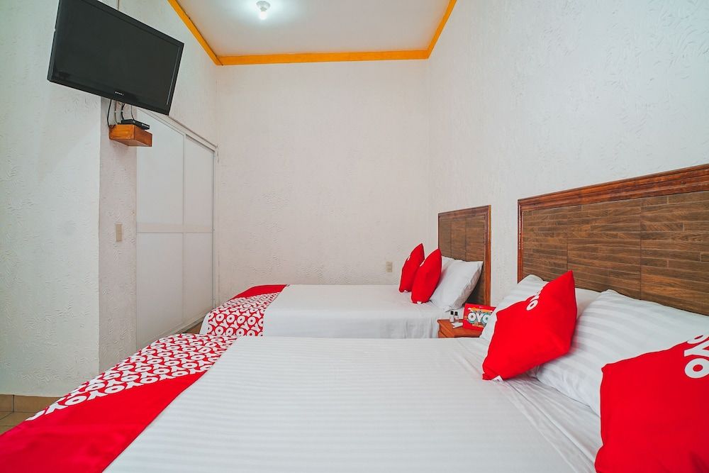 OYO Hospedaje Colibri Superior Room, 2 Double Beds (with AC) 4