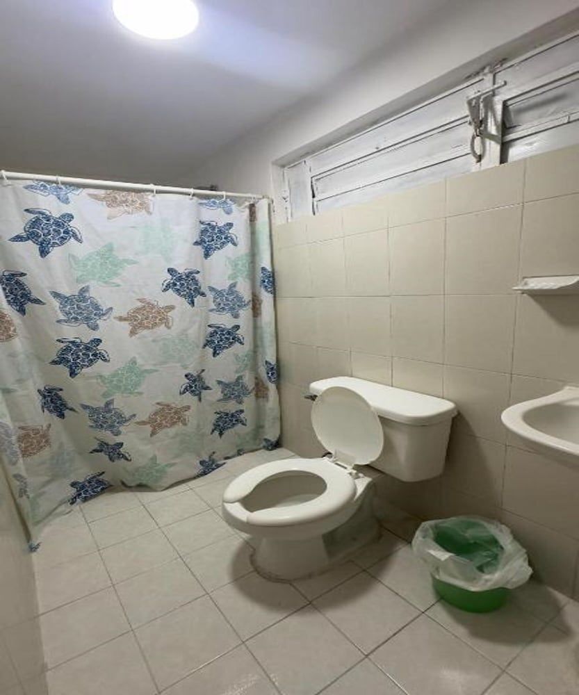 OYO Hotel Colibri Standard Room, 2 Double Beds 9