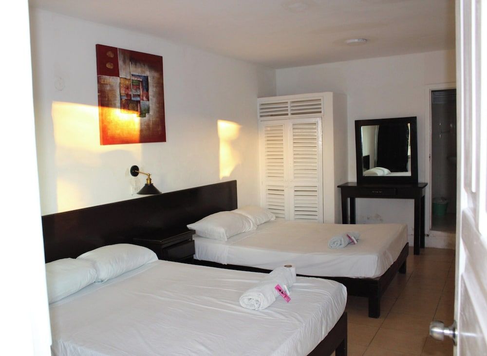 OYO Hotel Colibri Standard Room, 2 Double Beds 3