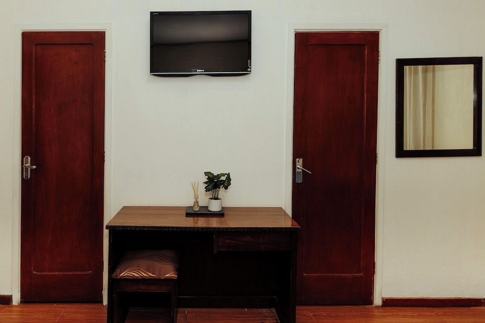 Hotel Rex Room, 2 Double Beds (No air conditioning) 6