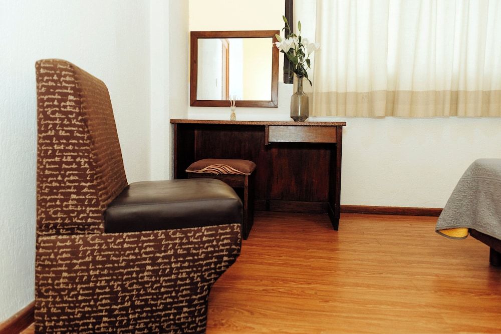 Hotel Rex Room, 1 King Bed (No air conditioning) 6