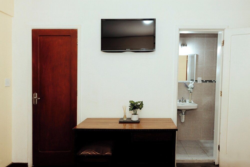 Hotel Rex Room, 2 Double Beds (No air conditioning) 4