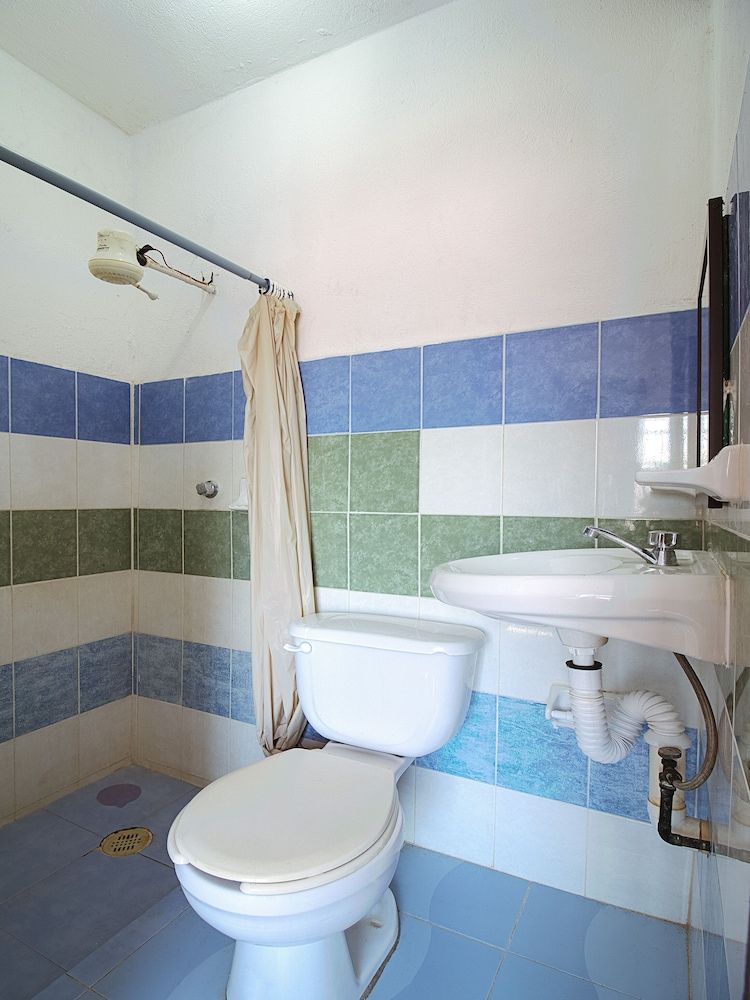 OYO Hotel Posada Los Faroles,Tabasco Standard Triple Room 9