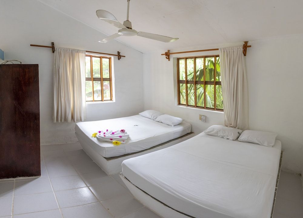 Hotel y Bungalows Acuario Standard Room, 2 Double Beds, Garden Area 7