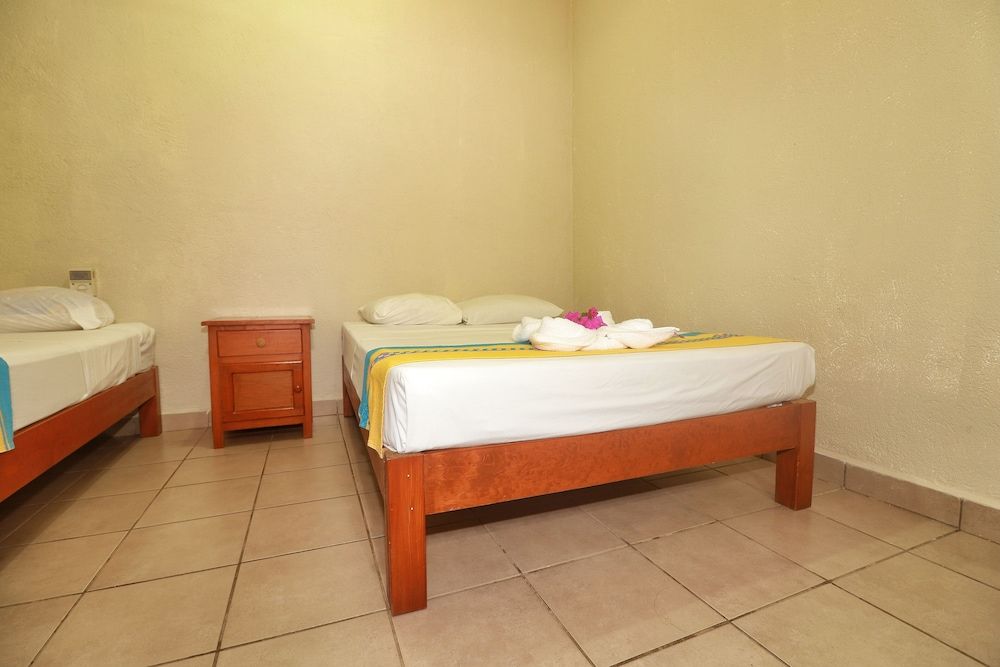 Hotel y Bungalows Acuario Standard Room, 2 Double Beds, Garden Area 5