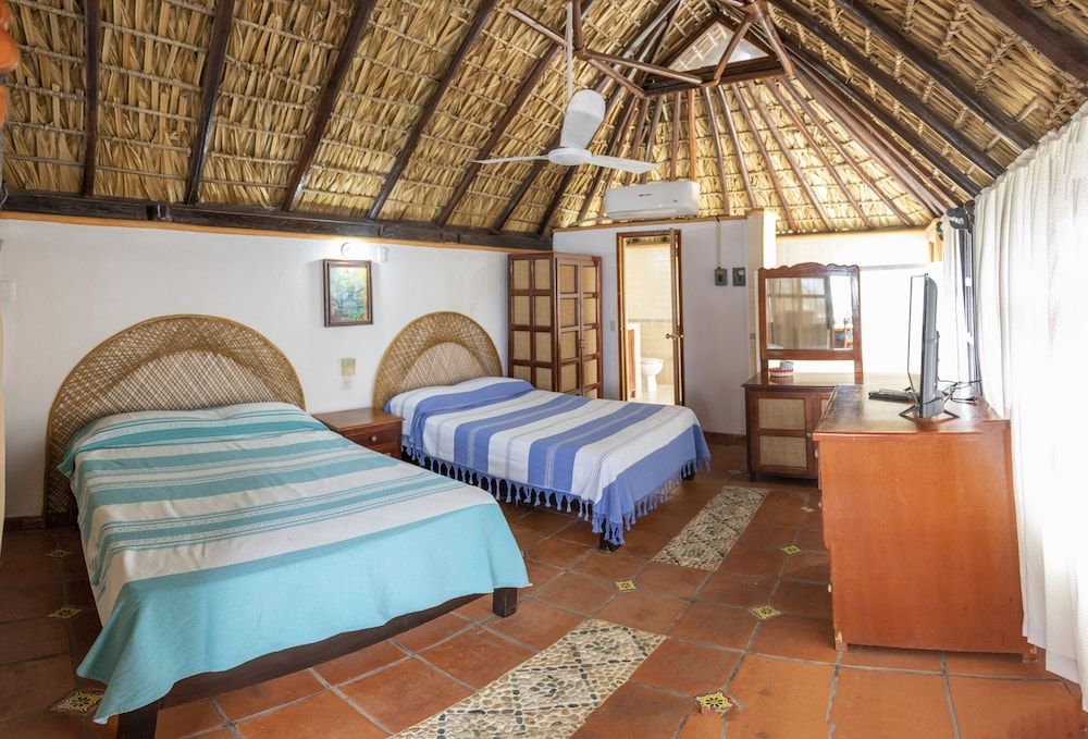 Hotel y Bungalows Acuario Premium Cabin, 1 Bedroom, Kitchenette, Beachfront 3