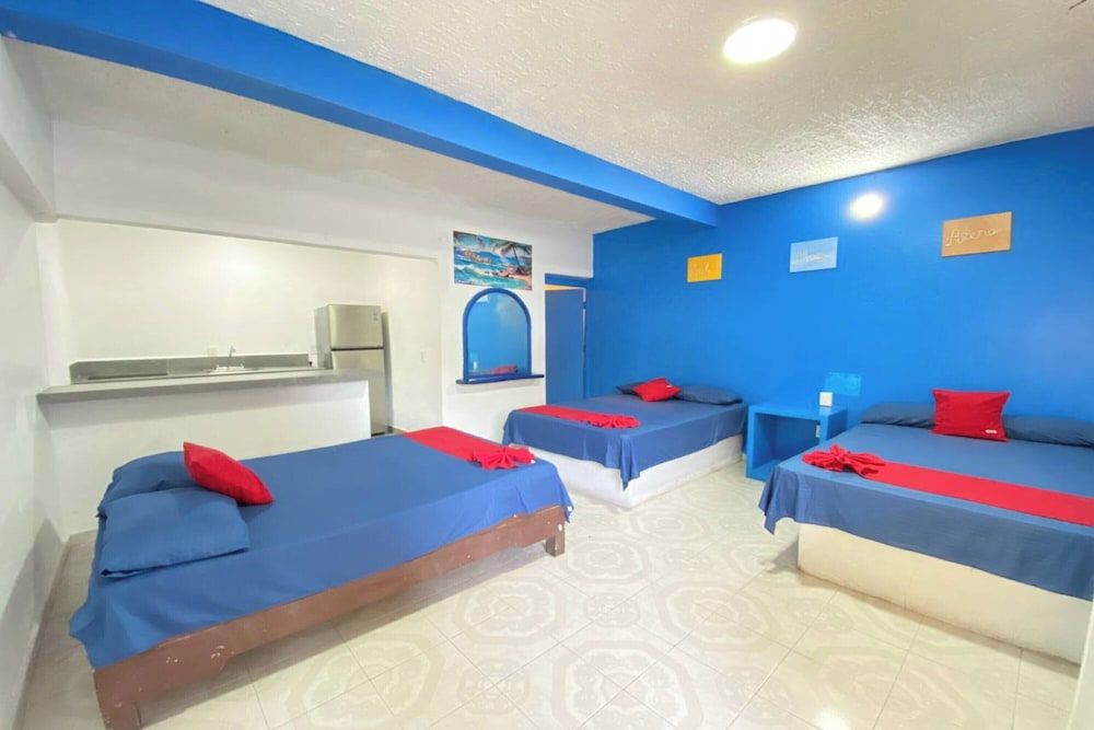 OYO Hotel Zihuatanejo Malibu Standard Studio, Multiple Beds 3