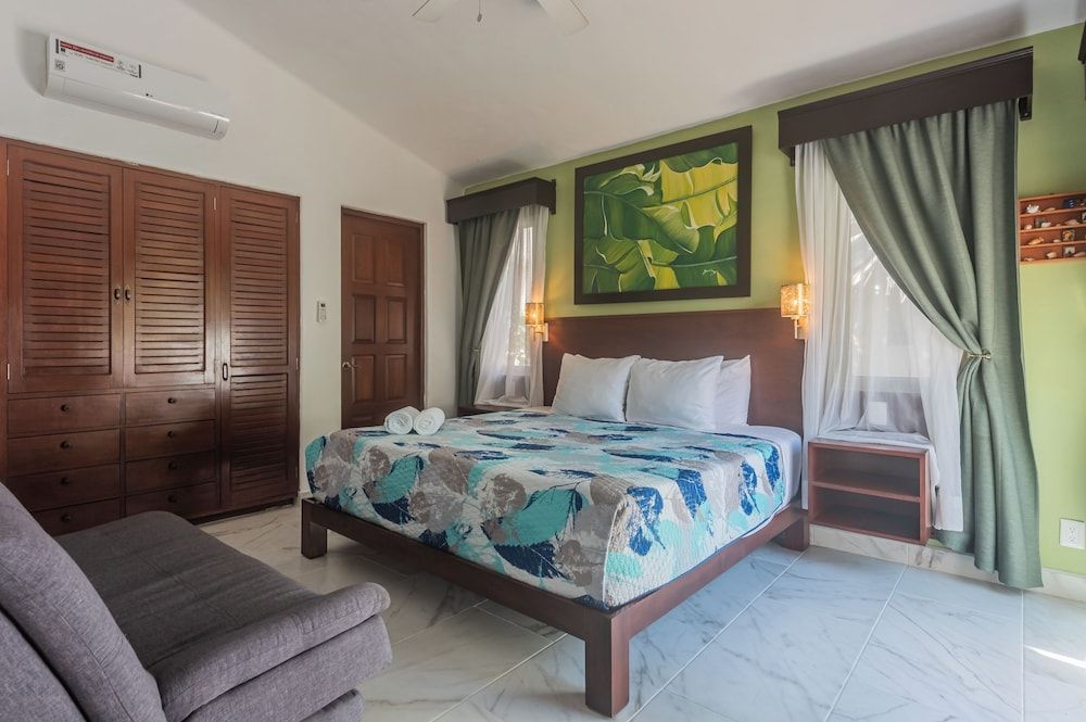 Villa, 6 Bedrooms, Smoking, Private Pool