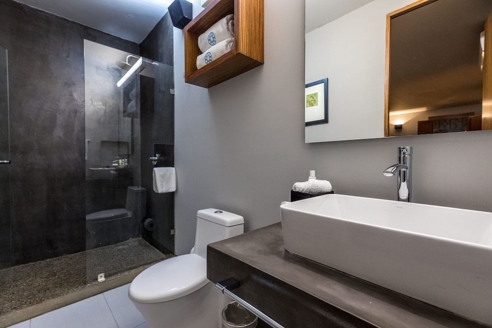 Casa Olié Deluxe Room, 1 King Bed, City View 10