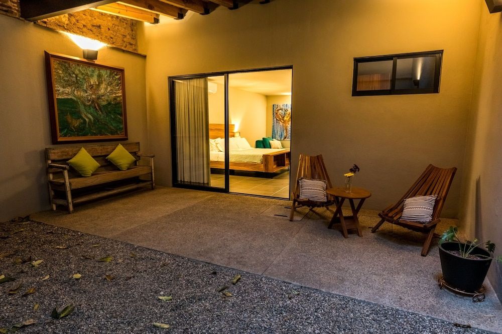 Casa Olié Deluxe Studio, 1 King Bed with Sofa bed, Garden Area 5