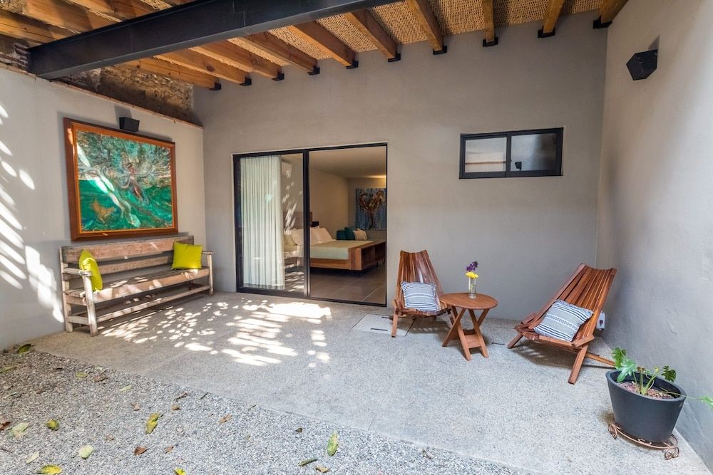 Casa Olié Deluxe Studio, 1 King Bed with Sofa bed, Garden Area 6