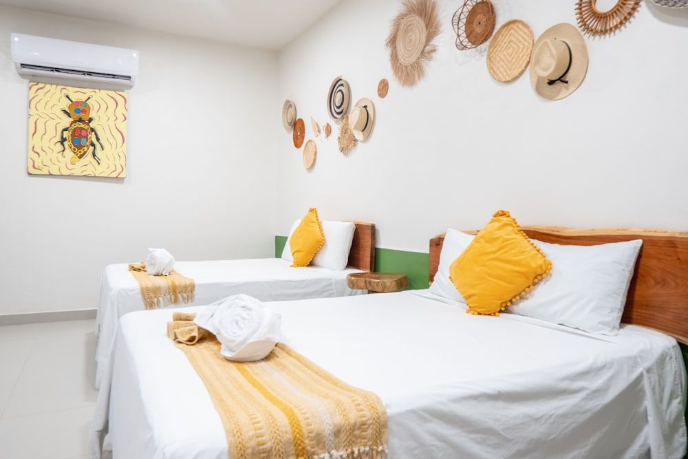 Hotel Makech Standard Quadruple Room 8