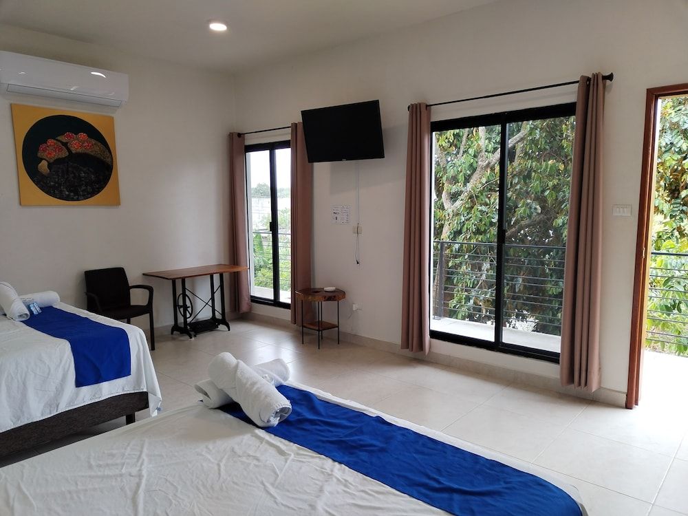 Hotel Makech Standard Quadruple Room 4