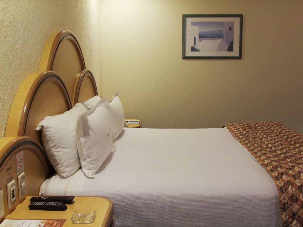 Room Service - Dining