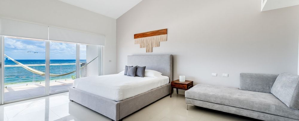 Condo, 2 Bedrooms