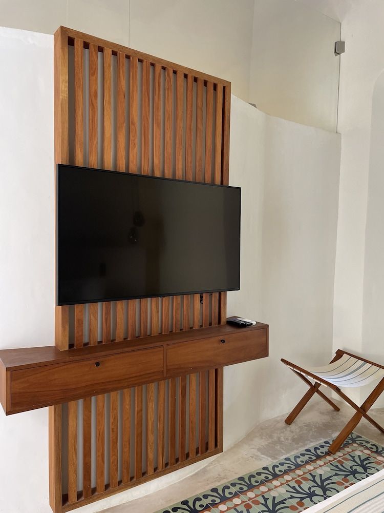 Las Lupitas Hotel Boutique Superior Suite, 1 King Bed, Park View 8