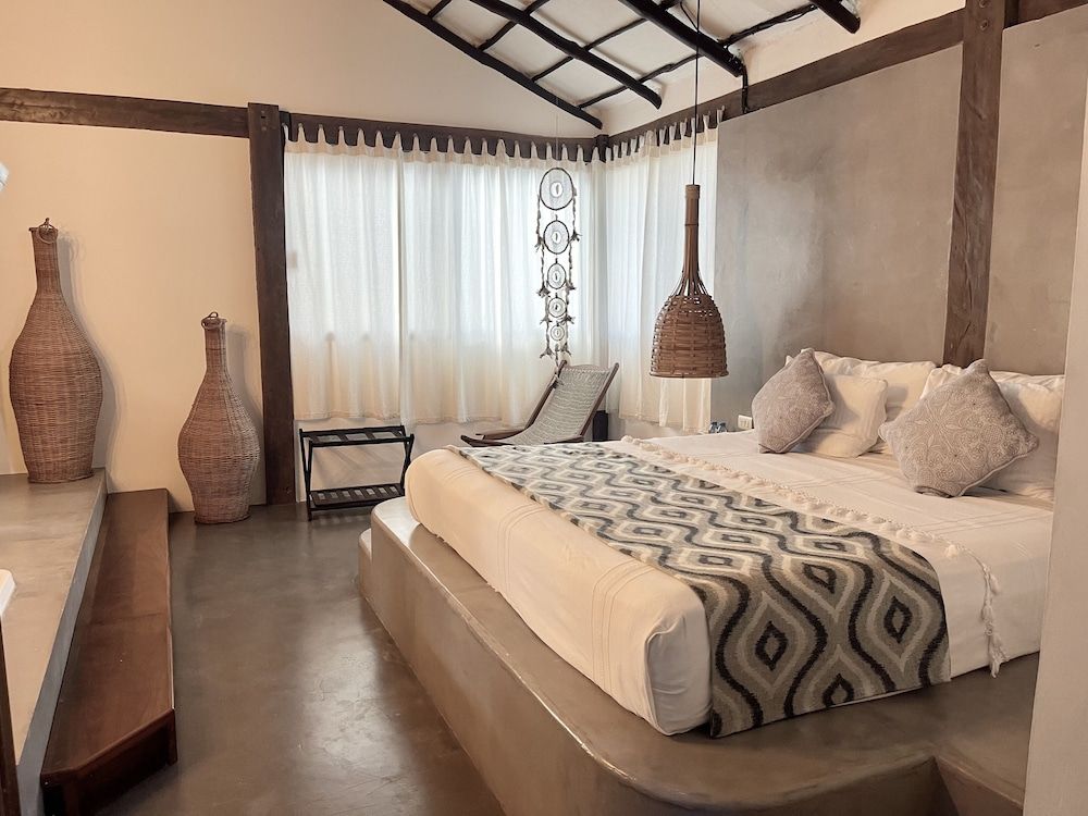 Hotel Luna de Plata Honeymoon Room