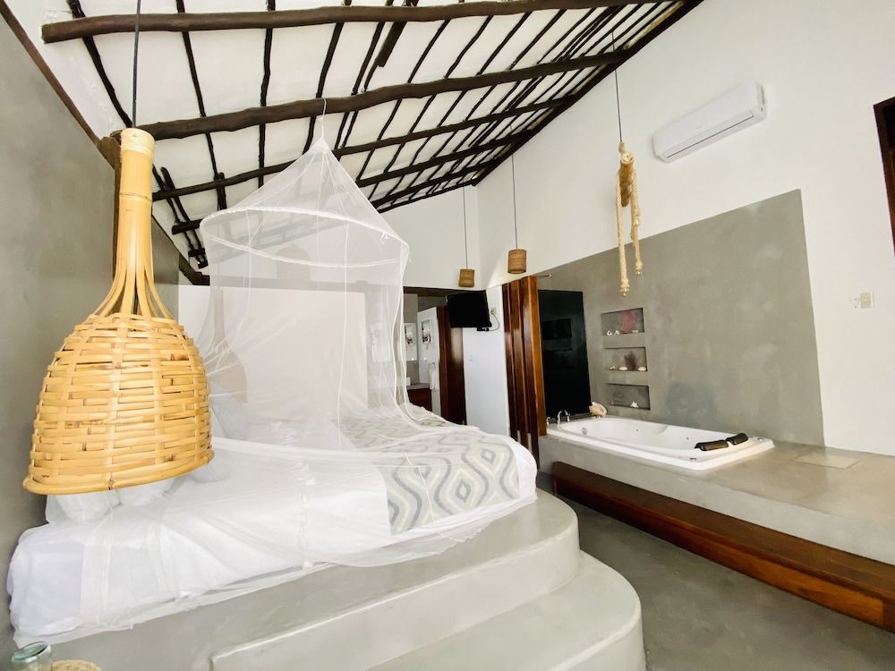 Hotel Luna de Plata Honeymoon Room 2