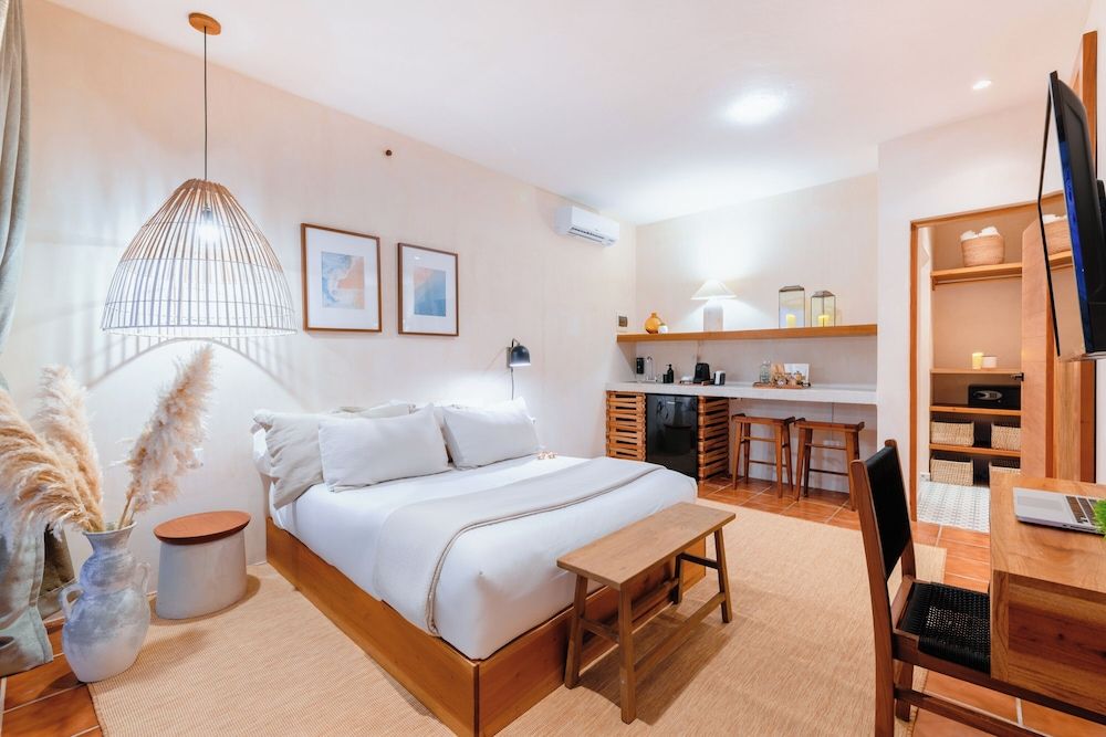 Malish Hotel & Spa Luxury Edition Deluxe Room, 1 Queen Bed, Balcony 3