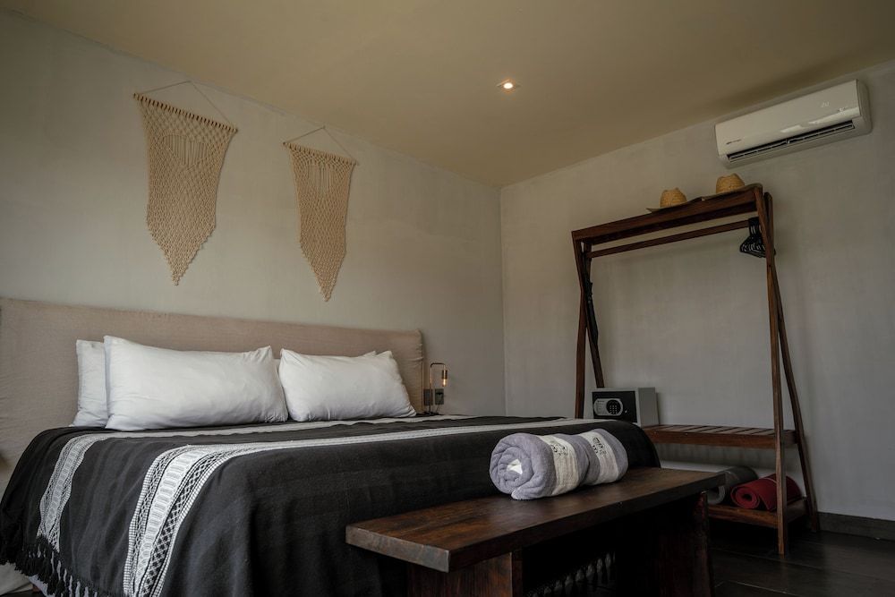 Bora Boutique - Adults Only House 9