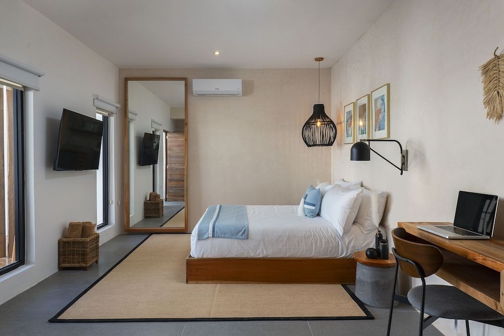 Deluxe Double Room, 1 Queen Bed, Courtyard View