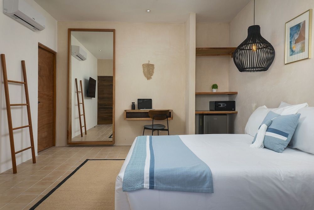 Classic Double Room, 1 Queen Bed, Courtyard View