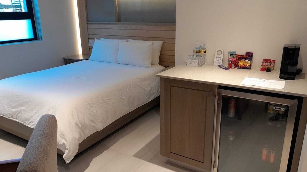 Standard Room, 1 Queen Bed
