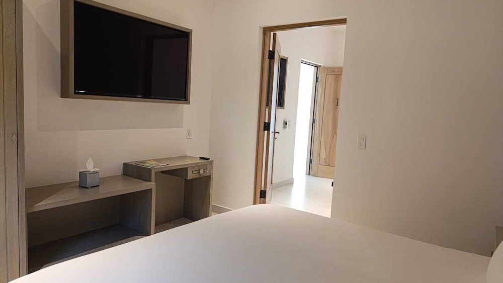 Aventuras Hotel Junior Suite, 1 Bedroom 2