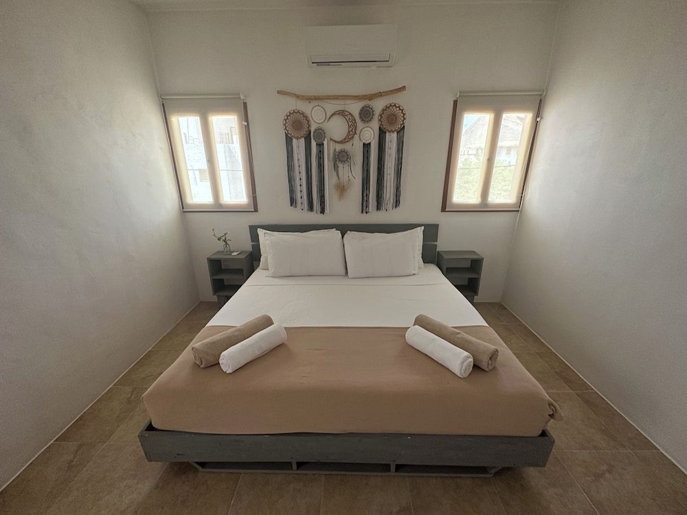 Junior Suite, Kitchen, Pool View
