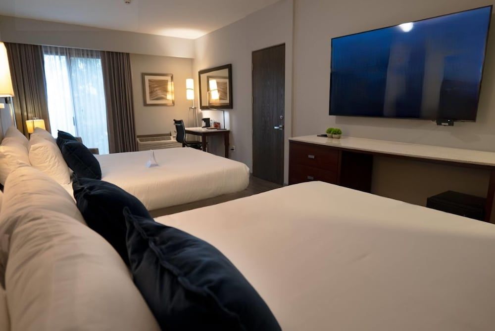 Esplendor by Wyndham Los Mochis Country Place Deluxe Room, 2 Queen Beds, Non Smoking 3