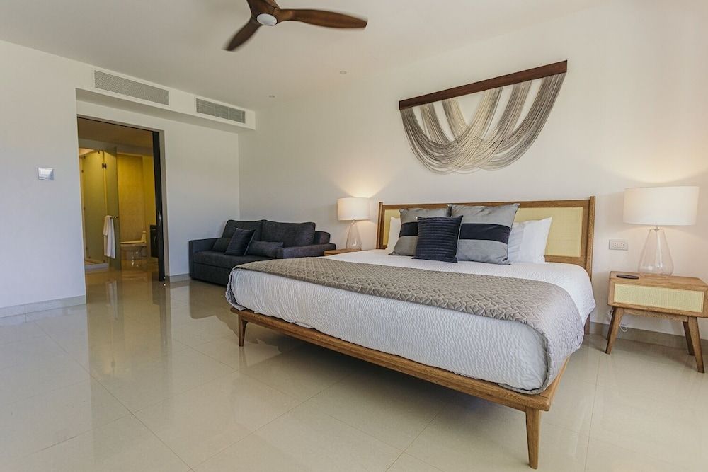 Condo, 2 Bedrooms