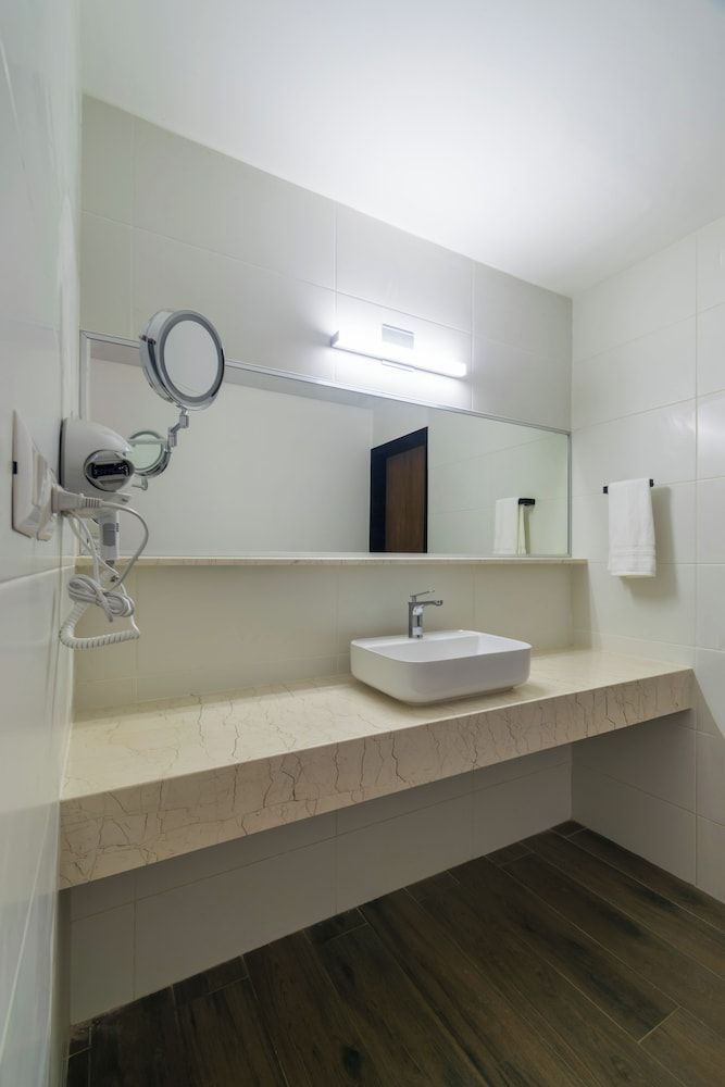 Hotel Balcón del Parque Senior Room 5