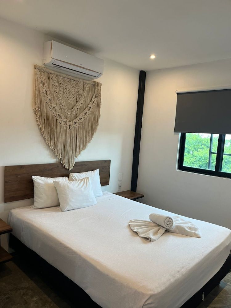 Coco Live Suites City Room 2