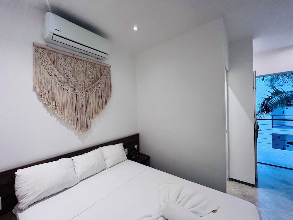 Coco Live Suites City Room 3